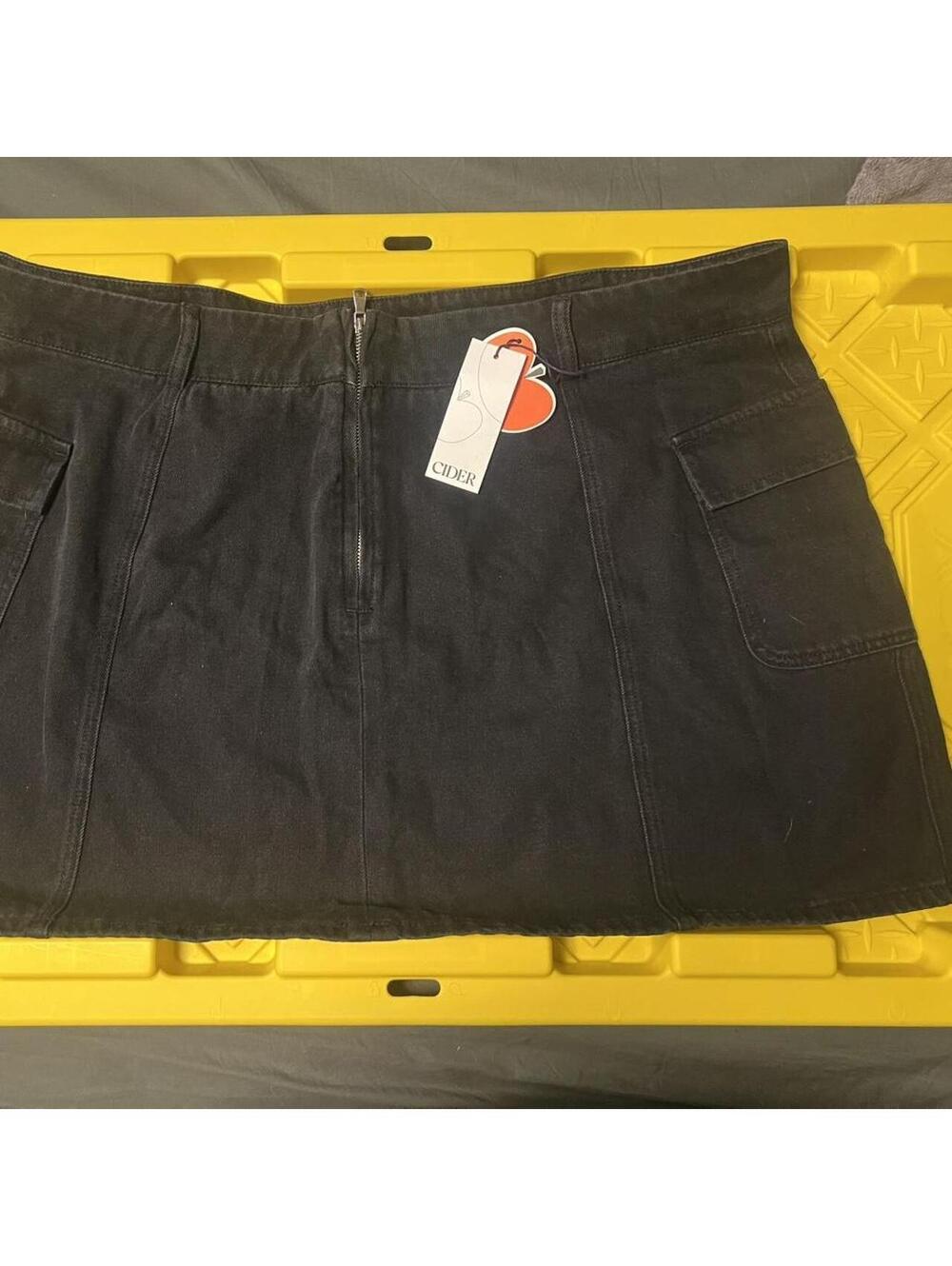 Cider Women's Black Skirt